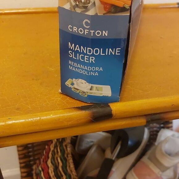 Crofton  Mandoline  Slicer in box - Picture 4 of 5